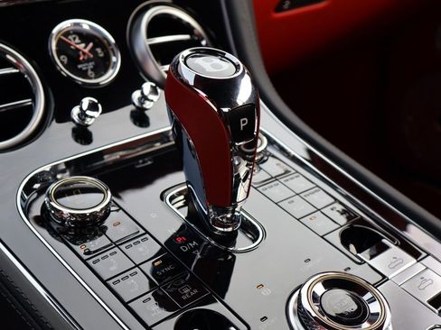 Used 2024 Bentley Continental GT V8 image 19