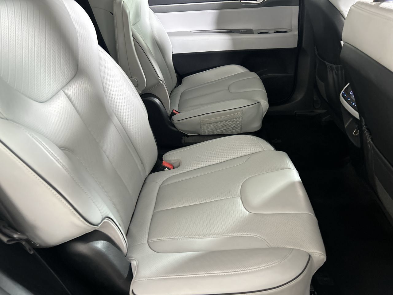 Used 2025 Hyundai Palisade SEL FWD image 25