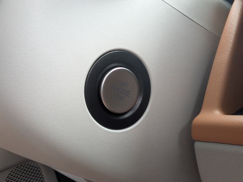 Used 2025 Volkswagen ID. Buzz Pro S Plus RWD image 36
