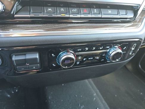 Used 2025 GMC Sierra 1500 Elevation image 34