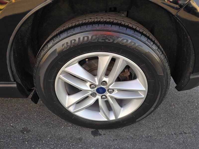 Used 2018 Ford Edge SEL w/ Equipment Group 201A AWD/4WD image 26