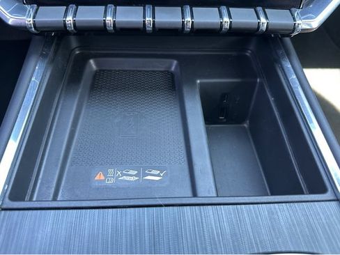Used 2024 GMC Acadia Elevation w/ Luxury Package FWD image 22