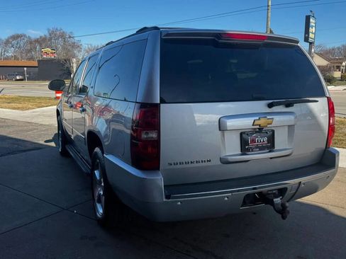 Used 2014 Chevrolet Suburban LTZ image 7