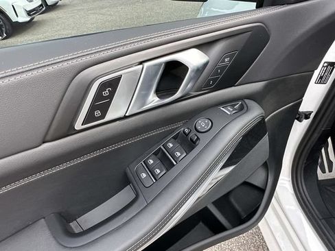 Used 2024 BMW X5 xDrive50e AWD/4WD image 26