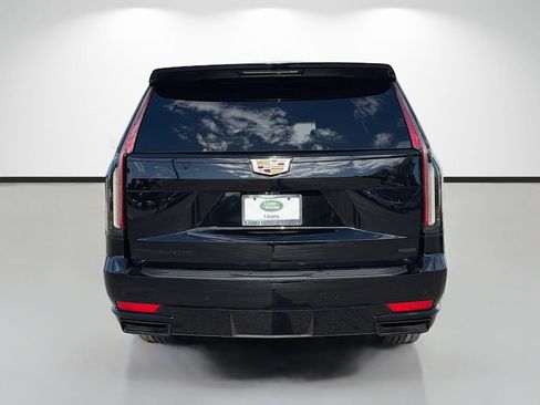 Used 2022 Cadillac Escalade Sport Platinum w/ Heavy-Duty Trailer Package AWD/4WD image 4
