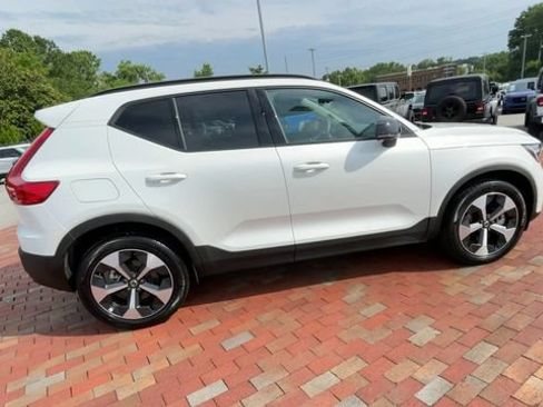 Used 2026 Volvo XC40 B5 Plus AWD/4WD image 2