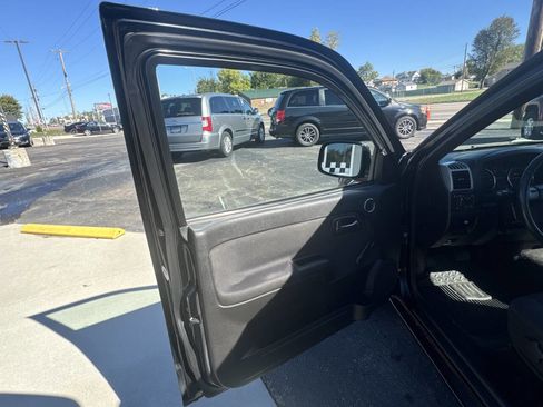 Used 2011 Chevrolet Colorado W/T image 18