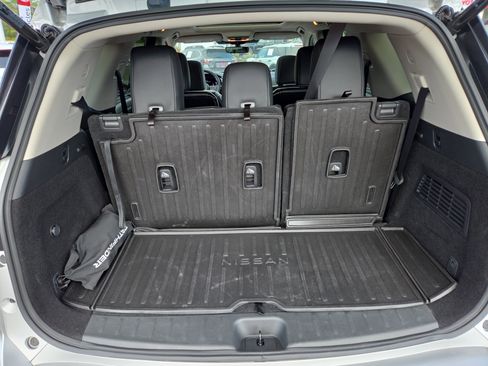 Used 2023 Nissan Pathfinder Platinum image 41