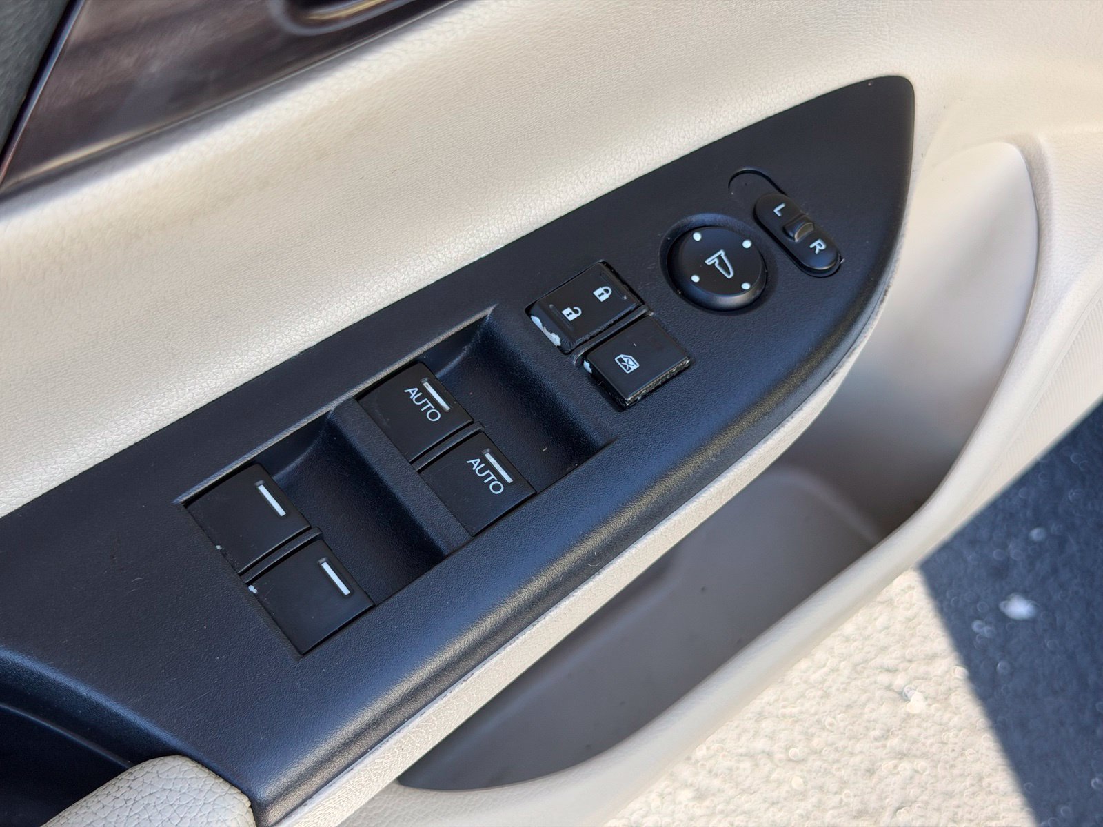 Used 2017 Honda Accord EX-L image 19