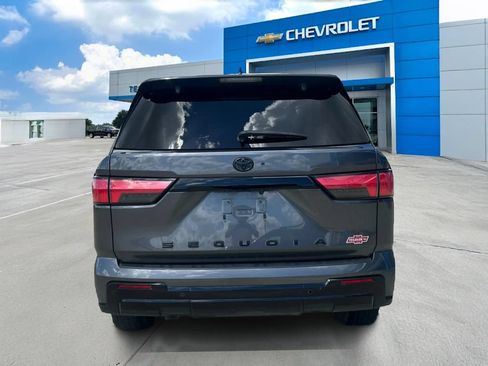 Used 2024 Toyota Sequoia Platinum AWD/4WD image 6