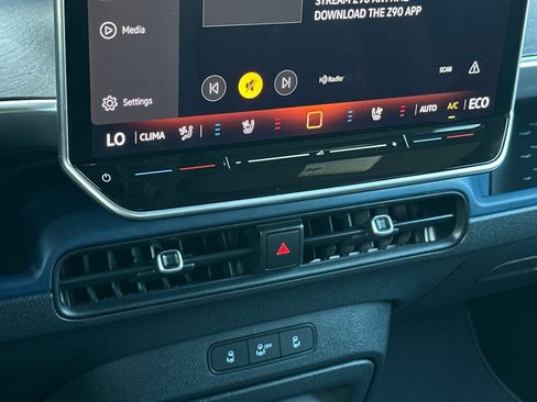 New 2025 Volkswagen ID. Buzz Pro S image 20