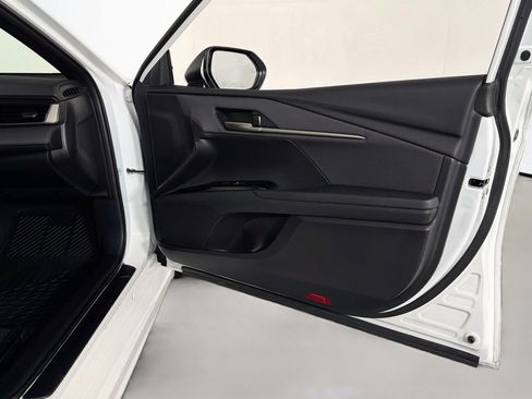 Used 2025 Toyota Camry SE w/ Multimedia Upgrade Package FWD image 23