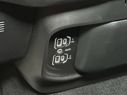 Used 2025 RAM 1500 Big Horn AWD/4WD image 32