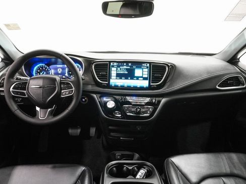 New 2026 Chrysler Pacifica Select FWD image 12