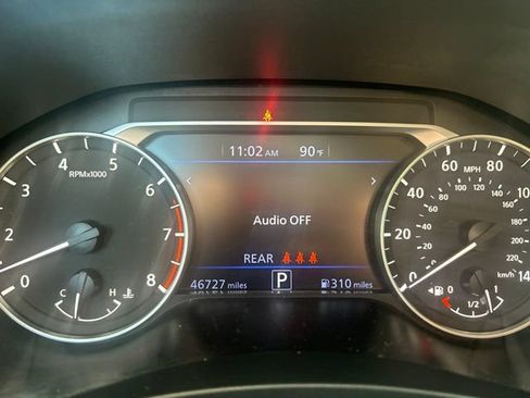 Used 2025 Nissan Altima 2.5 SV FWD image 10
