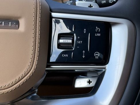 New 2025 Land Rover Range Rover SE image 18