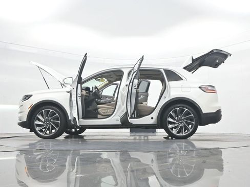 Used 2022 Lincoln Nautilus Reserve w/ Equipment Group 201A AWD/4WD image 46