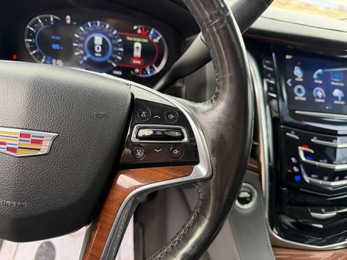 Used 2019 Cadillac Escalade ESV Premium Luxury image 23