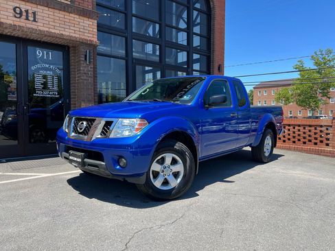Used 2012 Nissan Frontier SV w/ SV Premium Utility Pkg AWD/4WD image 2