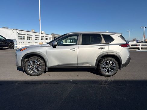 Used 2023 Nissan Rogue SV AWD/4WD image 5
