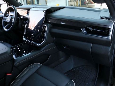 Used 2025 GMC Yukon XL Elevation w/ LPO, Floor Liner Package image 39