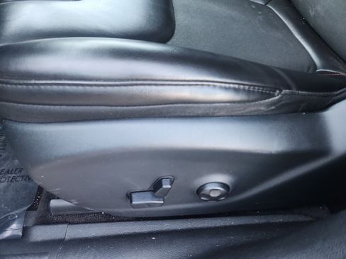 Used 2019 Jeep Cherokee Trailhawk w/ Cold Weather Group image 15