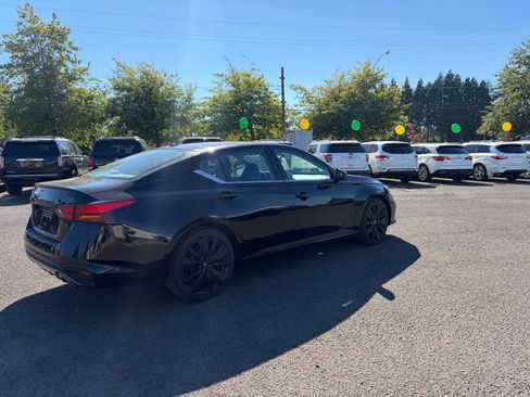 Used 2021 Nissan Altima 2.5 SR FWD image 3