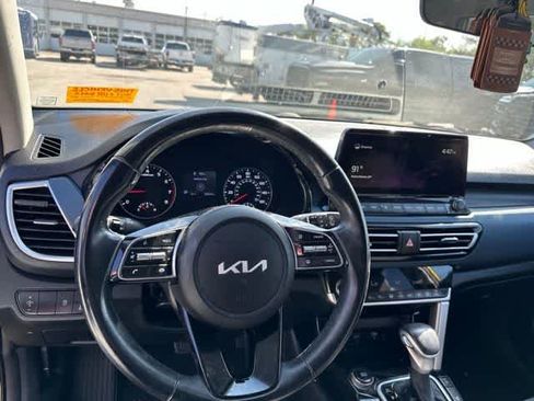 Used 2022 Kia Seltos S AWD/4WD image 6