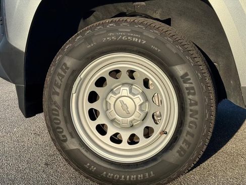 Used 2025 Chevrolet Colorado W/T w/ Advanced Trailering Package RWD image 9