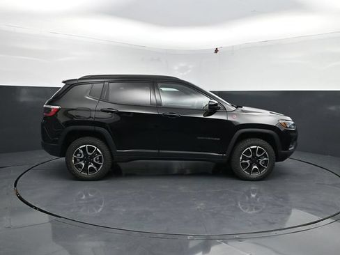New 2026 Jeep Compass Trailhawk w/ Trailer Tow Group AWD/4WD image 11