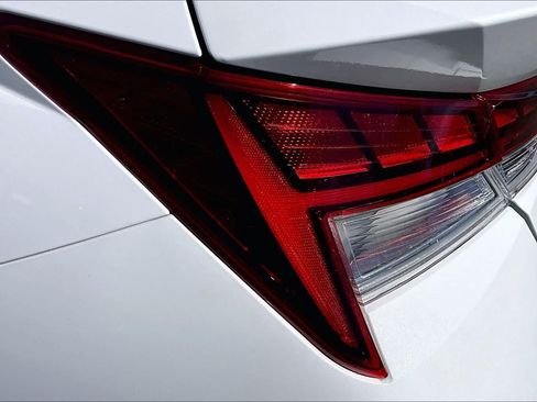 Used 2025 Hyundai Elantra SEL FWD image 29