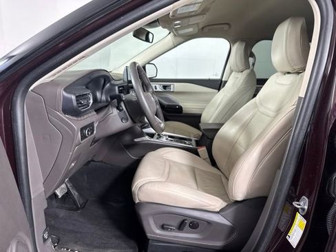 Certified 2023 Ford Explorer Platinum w/ Technology Package AWD/4WD image 14