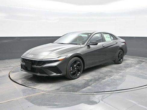 New 2026 Hyundai Elantra SEL Sport Premium image 4