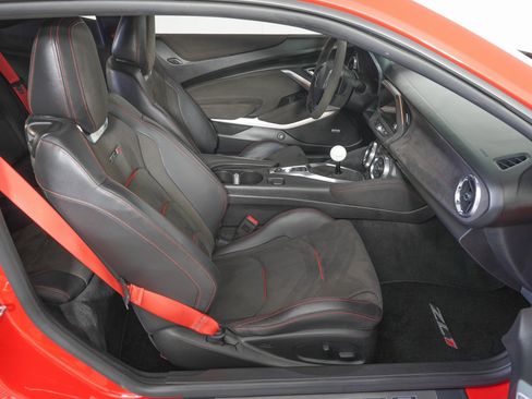 Used 2017 Chevrolet Camaro ZL1 image 9