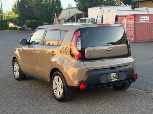 Used 2016 Kia Soul FWD image 8