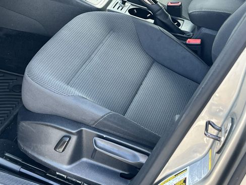 Used 2016 Volkswagen Golf S FWD image 12