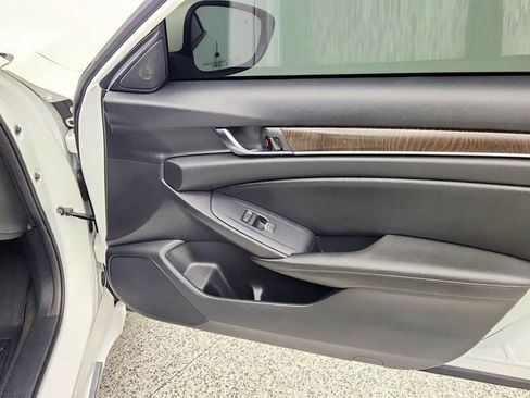 Used 2019 Honda Accord EX image 25