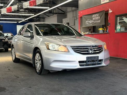 Used 2011 Honda Accord LX image 3