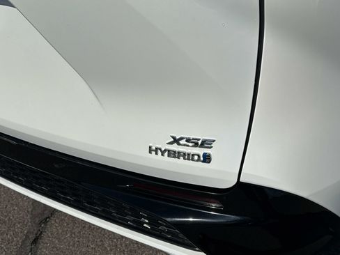 Used 2024 Toyota Sienna XSE FWD image 16