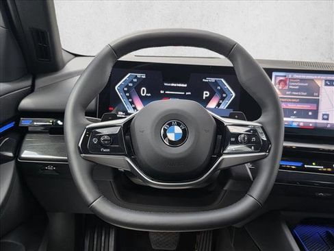 Used 2026 BMW 530i xDrive AWD/4WD image 18