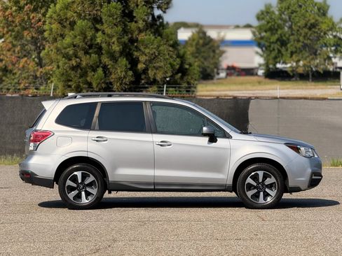 Used 2018 Subaru Forester 2.5i Premium AWD/4WD image 7