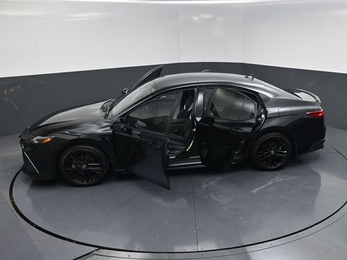 Used 2025 Toyota Camry SE image 24