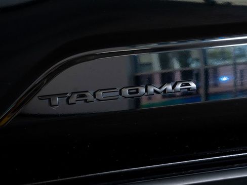 Used 2024 Toyota Tacoma TRD Off-Road image 23