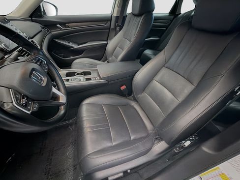 Used 2022 Honda Accord Touring image 11