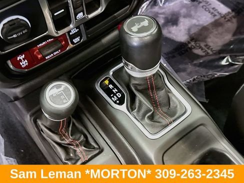 Used 2022 Jeep Wrangler Unlimited Rubicon AWD/4WD image 17