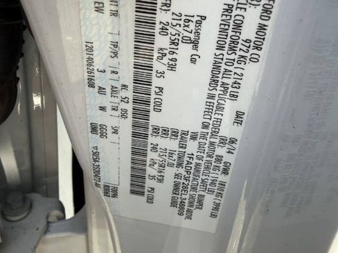 Used 2014 Ford Focus SE FWD image 24