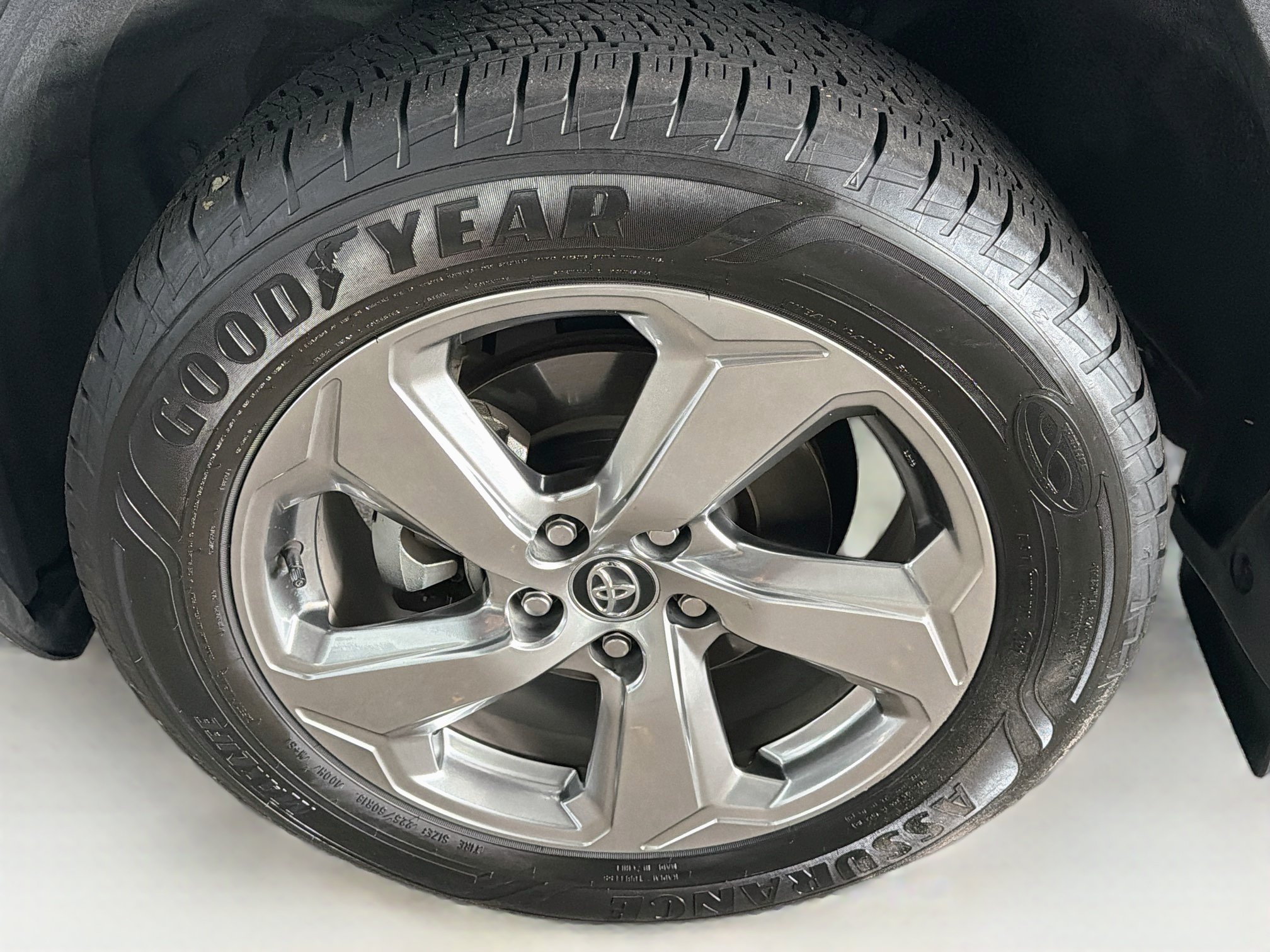 Used 2020 Toyota RAV4 Limited AWD/4WD image 11