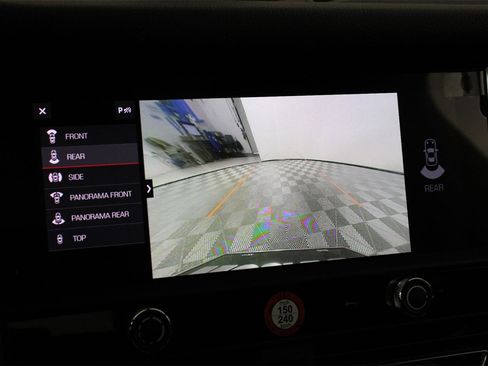 Used 2025 Porsche Macan image 17