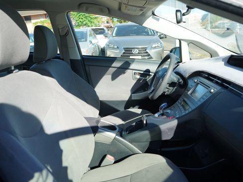 Used 2014 Toyota Prius Two FWD image 19