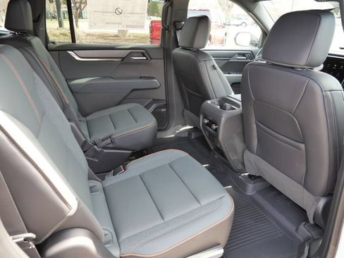 New 2026 GMC Acadia AT4 w/ Luxury Package AWD/4WD image 32
